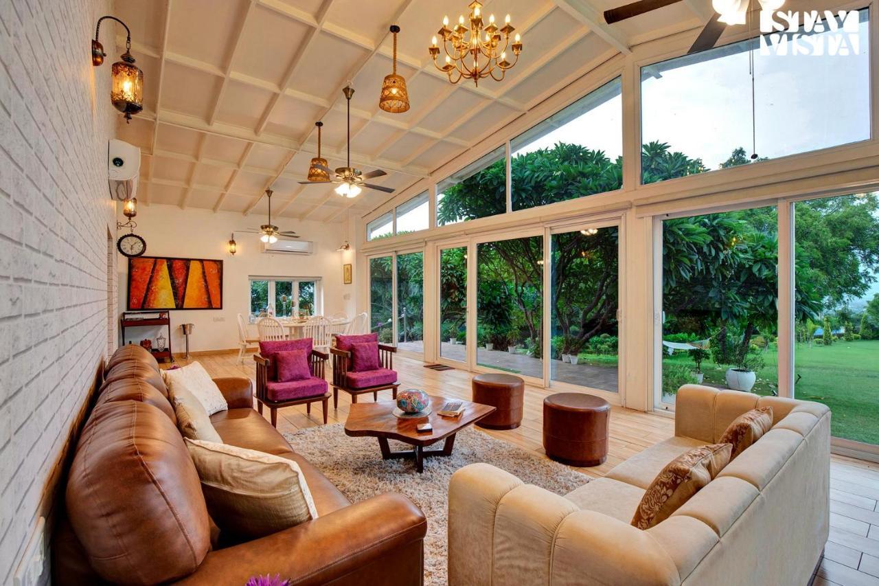 Stayvista's Glasshouse: Orchard Farmstay with Pool and Relaxation Gurgaon Exterior photo